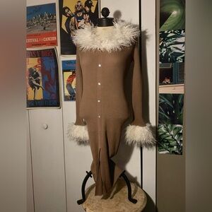 Brown and white knit tight dress w/ faux fur lining
